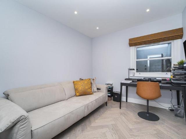 Apartment for rent in London Borough of Ealing, Greater London