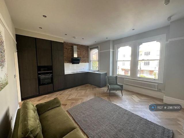Apartment for rent in London Borough of Hammersmith and Fulham, Greater London