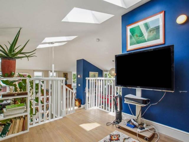 Apartment for rent in Westminster, Victoria
