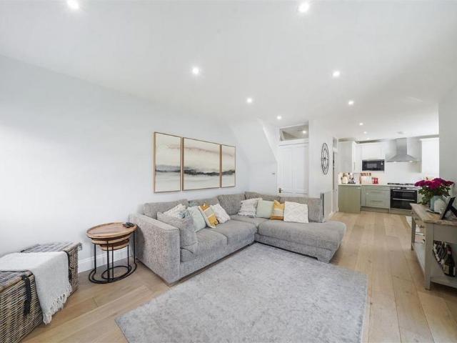 Apartment for rent in Clapham, Greater London