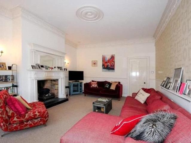 Apartment for rent in East Twickenham, Greater London