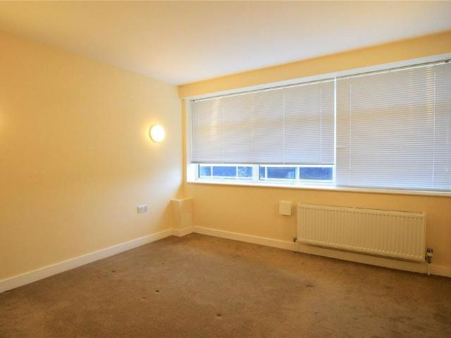 Apartment for rent in Heol-las, Surrey