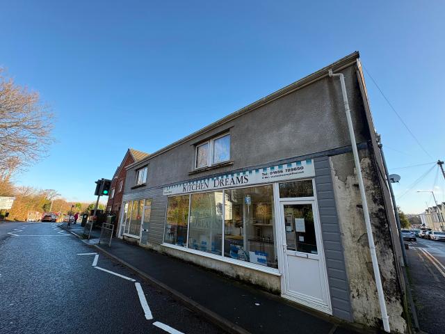 Apartment for rent in Newcastle Higher, Aberkenfig