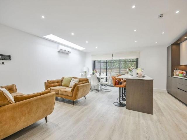 Apartment for rent in Forest Gate, Greater London