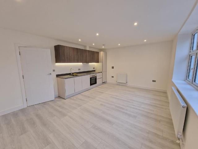 Flat for rent in New Malden, Greater London