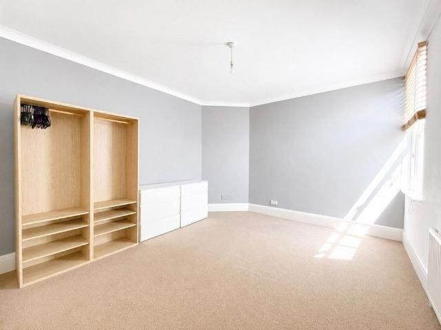 Apartment for rent in Alton Barnes, Essex