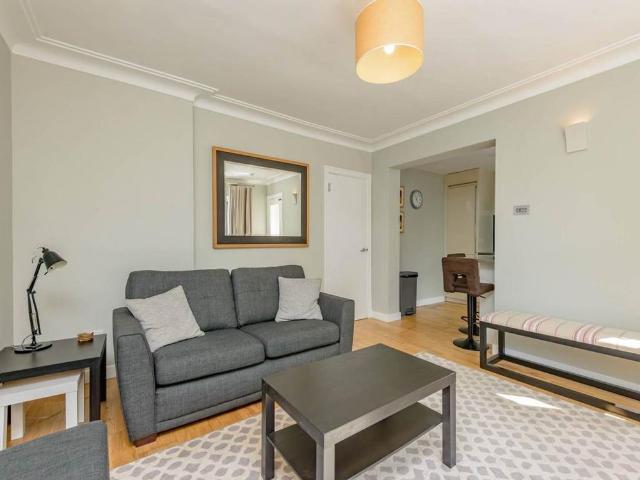 Apartment for rent in Wardie, Trinity