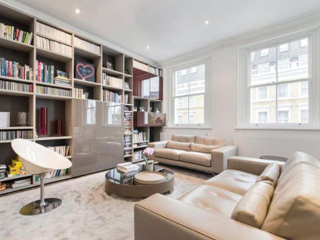Flat for rent in Brompton, Greater London