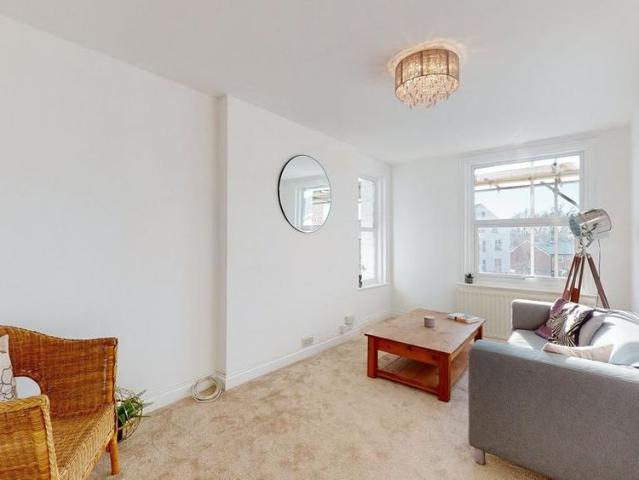 Apartment for rent in Upton, Acol