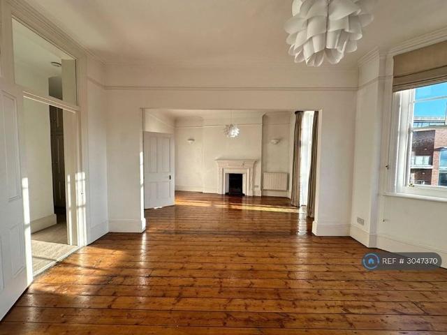 Apartment for rent in London Borough of Hammersmith and Fulham, Greater London