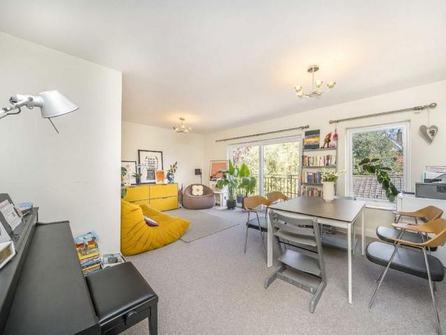 Apartment for rent in London Borough of Merton, Greater London
