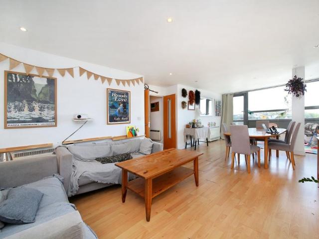 Flat for rent in Streatham Hill, Greater London