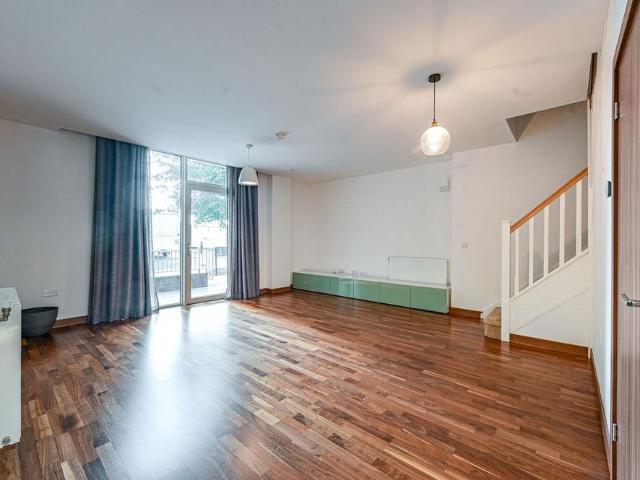 Apartment for rent in East Greenwich, Greater London