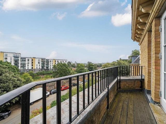 Apartment for rent in Friern Barnet, Greater London