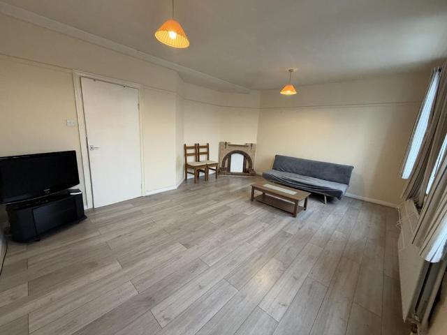 Apartment for rent in Laleham, Spelthorne