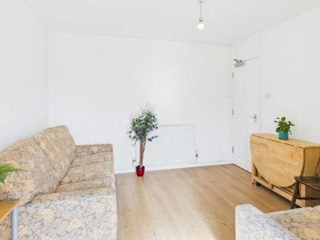 Apartment for rent in North Earlham, East Bank