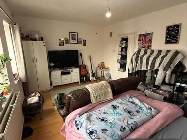 Apartment for rent in Winchmore Hill, Edmonton