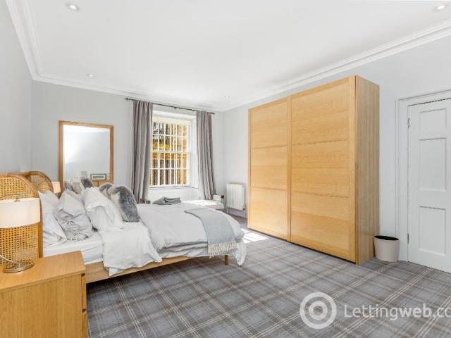 Apartment for rent in Broughton, Scotland