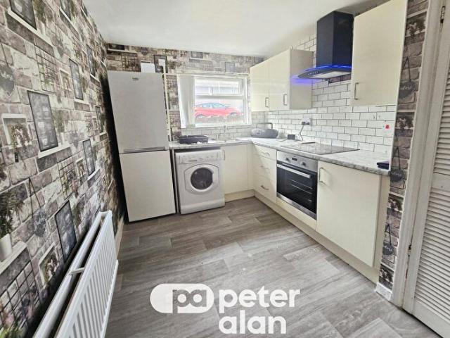 Apartment for rent in Cwmbwrla, Nangreaves