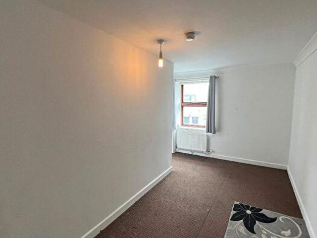 Apartment for rent in Sirhowy, Wales