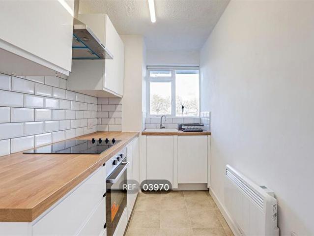 Apartment for rent in Compton Acres, Barton In Fabis