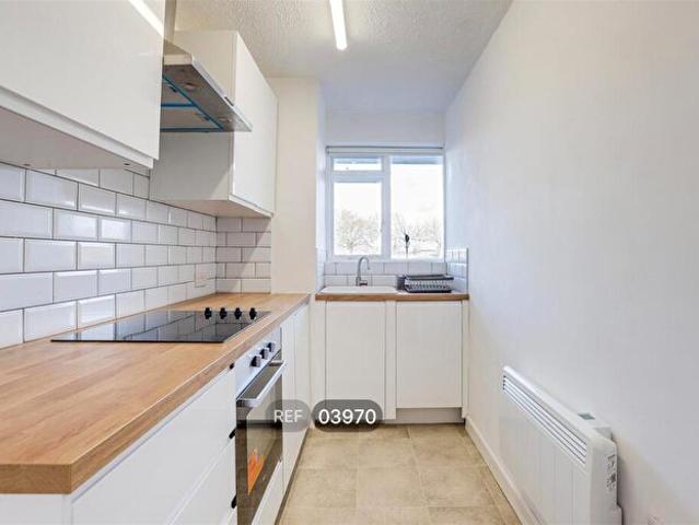 Apartment for rent in Compton Acres, Barton In Fabis