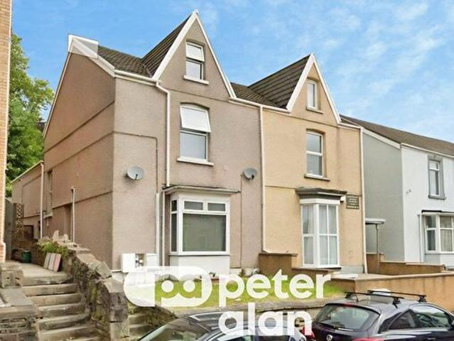 Apartment for rent in Nangreaves, Wales