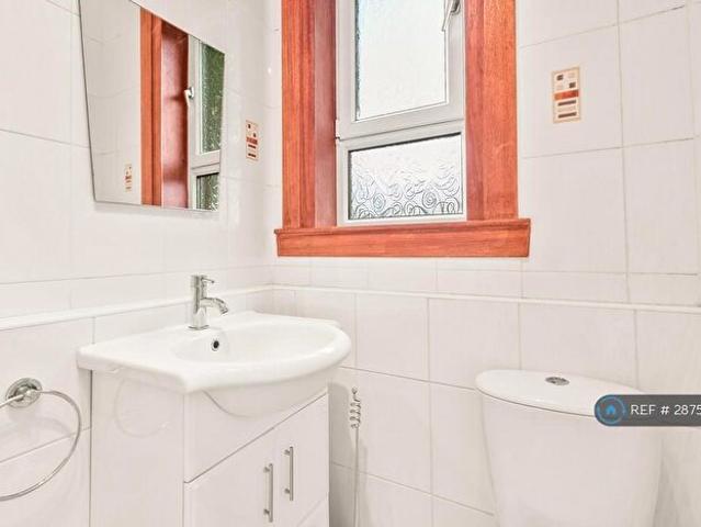 Apartment for rent in Scotstounhill, Scotstoun