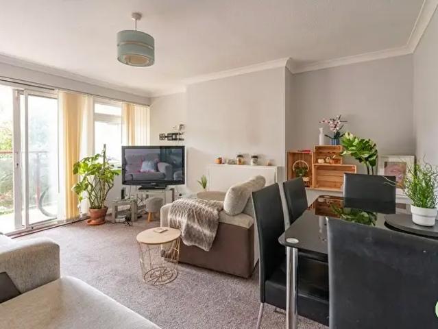 Apartment for rent in Caldecott, Dromore