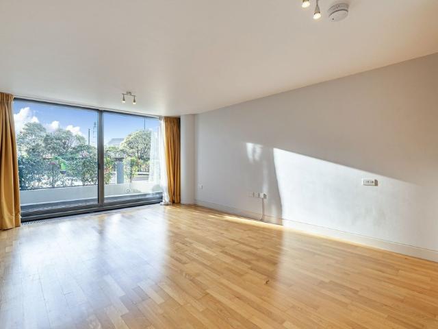 Apartment for rent in South Lambeth, Greater London