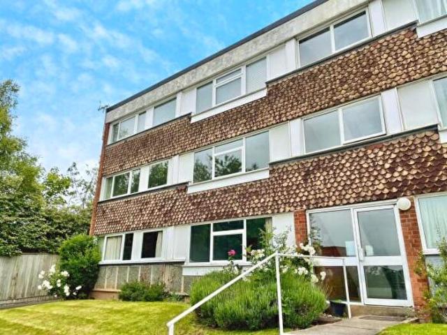 Apartment for rent in Cliff Hill, Green Close