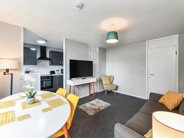 Apartment for rent in Clifton, Haddon