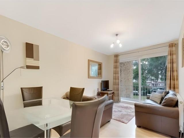 Apartment for rent in Southfields, Greater London
