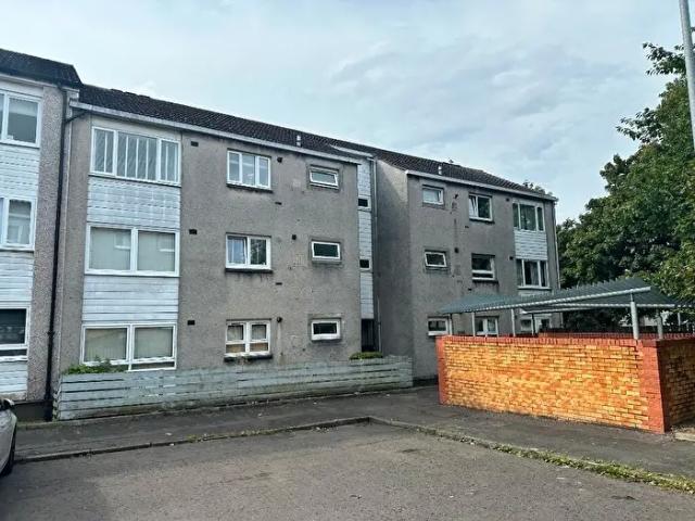 Apartment for rent in Maryhill Park, Summerston