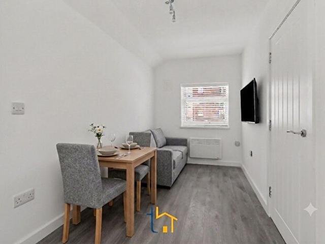 Apartment for rent in Bede Island, Old Wharf