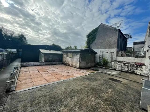 Apartment for rent in Tir-y-dail, Ammanford