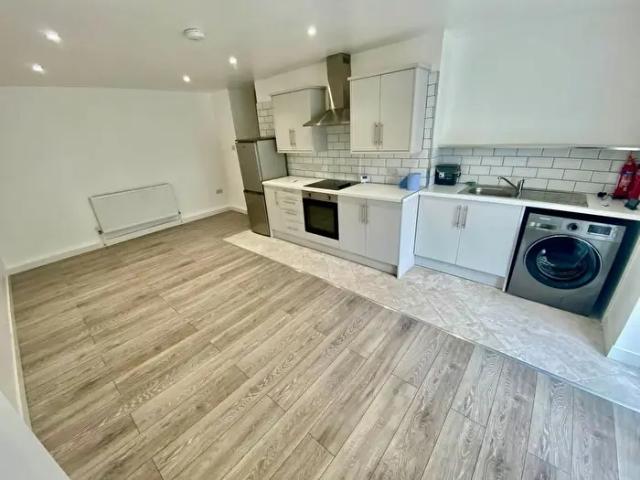 Apartment for rent in Port Tennant, Swansea