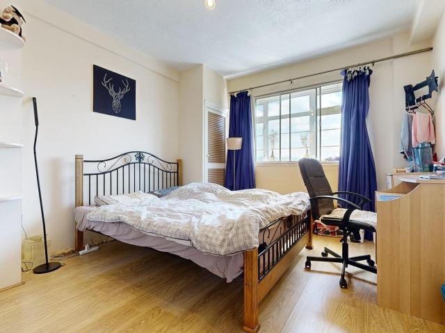 Apartment for rent in West Kensington, Greater London
