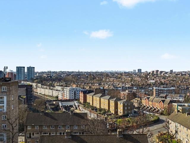 Apartment for rent in Swiss Cottage, Greater London