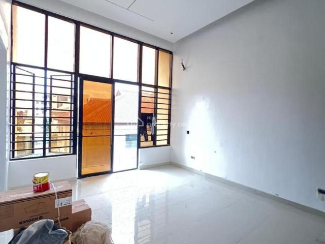 Flat for sale in Eti Osa, Lagos