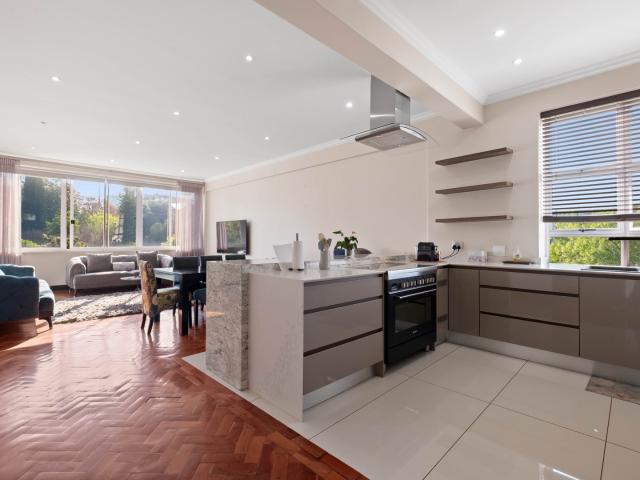Apartment for rent in Illovo, Rosebank