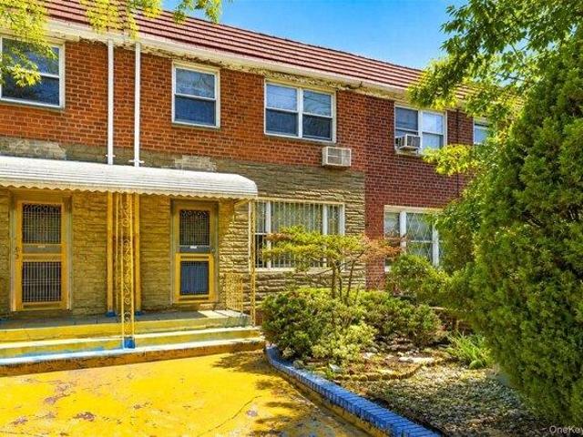 House for sale in Queens, Arverne