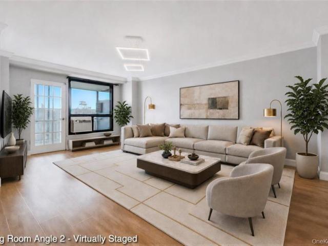Apartment for sale in Queens, Arverne