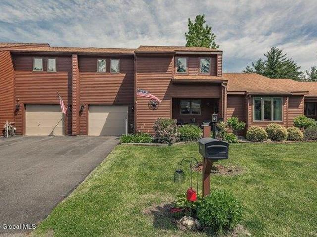 House for sale in Fort Johnson