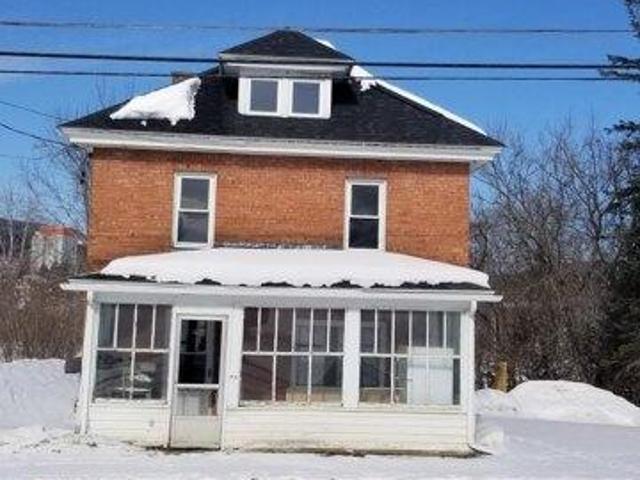 House for sale in Fort Kent Village, Fort Kent