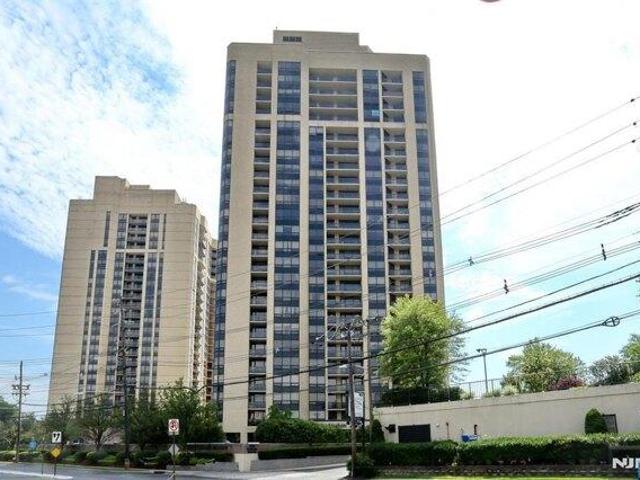 Condo for sale in Fort Lee, New Jersey