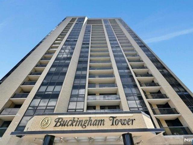 Condo for sale in Fort Lee, New Jersey