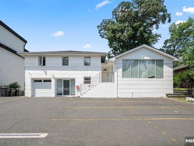 House for sale in Fort Lee, New Jersey