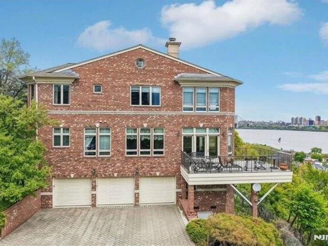 House for sale in Fort Lee, Bergen County