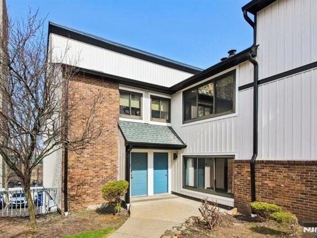 Condo for sale in Fort Lee, New Jersey